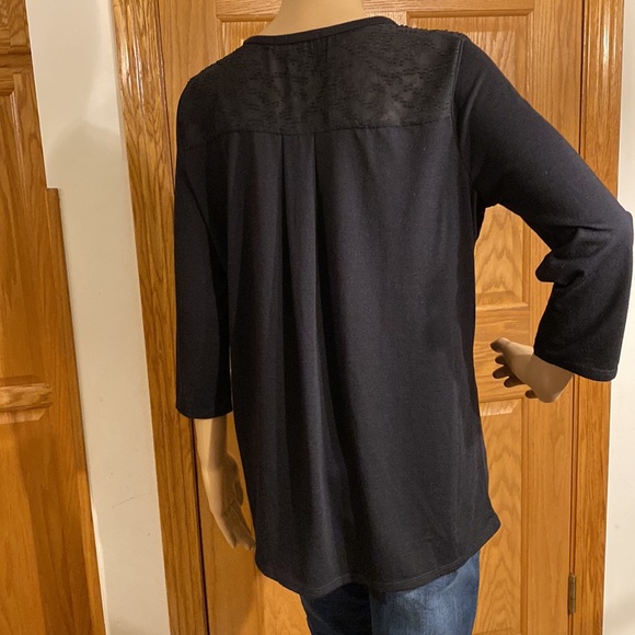 Liz Claiborne black v neck top with semi sheer shoulders - Picture 6 of 7